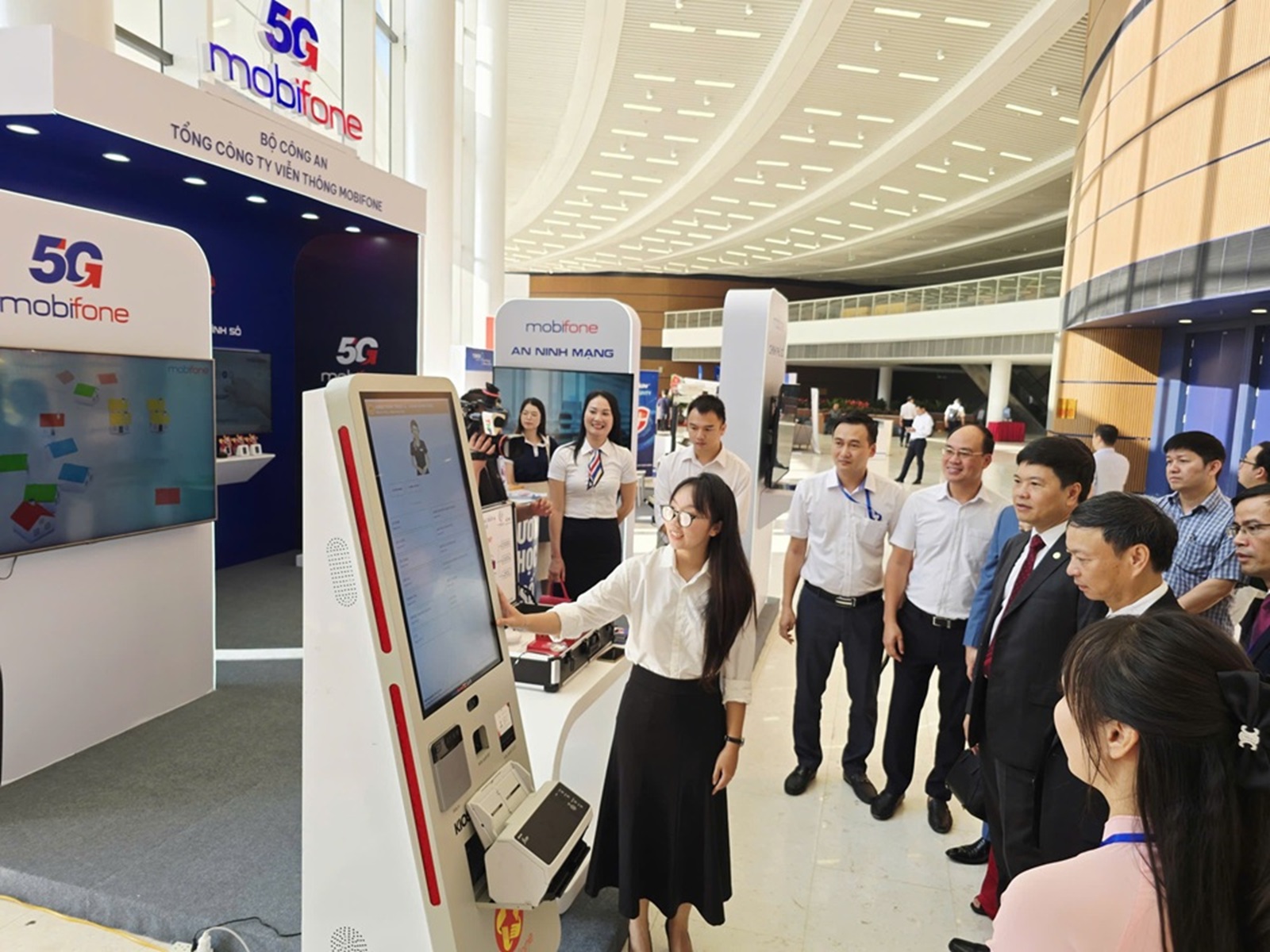 Khơi dậy sức mạnh đổi mới sáng tạo vì một Việt Nam phát triển bền vững